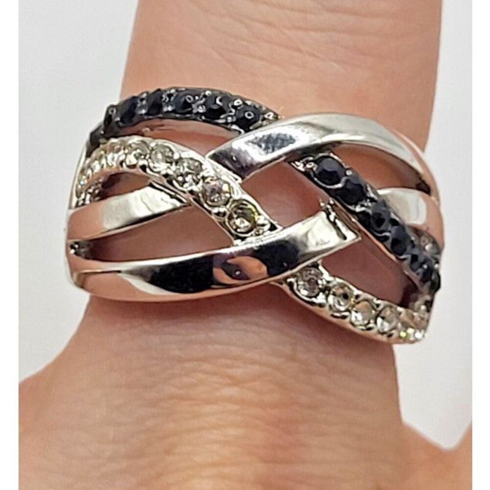 Woven Silver Tone Black and White Crystal Sz 7